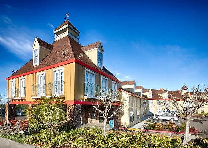 Red Lion Inn & Suites Auburn