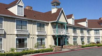 Hotel Red Lion & 3*