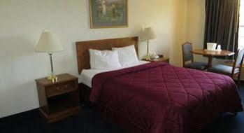 Red Lion & Hotel