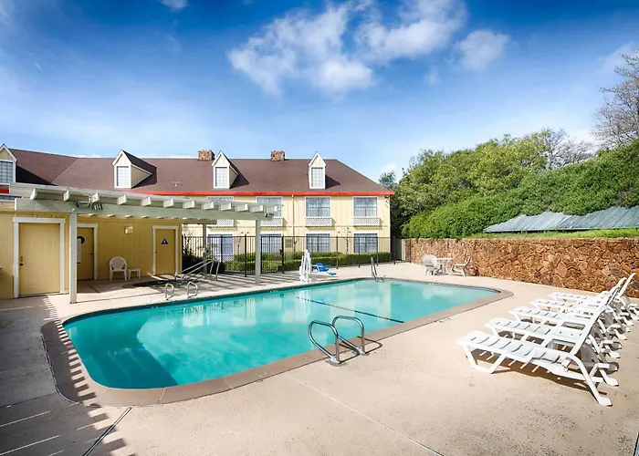 Red Lion Inn & Suites Auburn